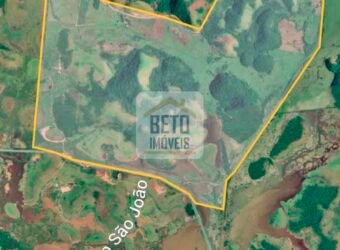 Fazenda 206 alqueires, beirando Rio São João e BR 101 com 2 km