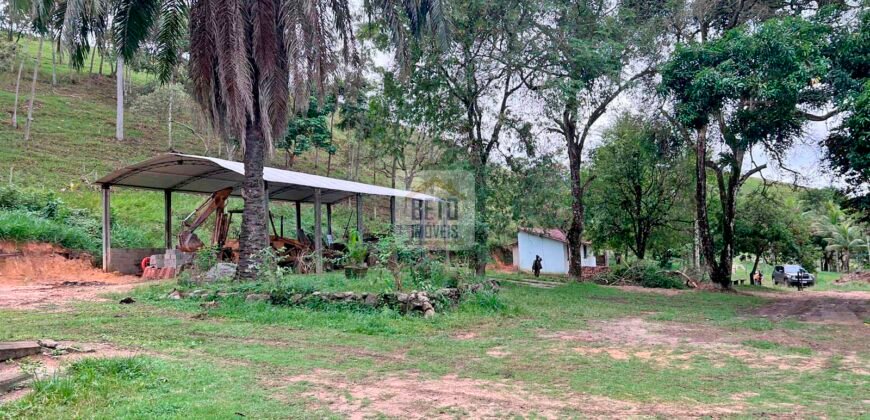 Fazenda 206 alqueires, beirando Rio São João e BR 101 com 2 km Fazenda 206 alqueires, beirando Rio São João e BR 101 com 2 km