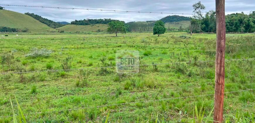 Fazenda 206 alqueires, beirando Rio São João e BR 101 com 2 km Fazenda 206 alqueires, beirando Rio São João e BR 101 com 2 km