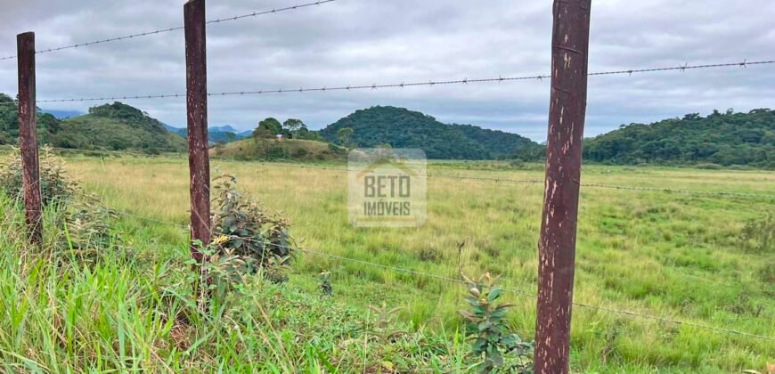 Fazenda 206 alqueires, beirando Rio São João e BR 101 com 2 km Fazenda 206 alqueires, beirando Rio São João e BR 101 com 2 km