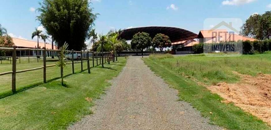 Oportunidade Única: Venda de Excelente Haras c/ Casa sede 4 suítes, piscina e prainha | Quadra/ SP Oportunidade Única: Venda de Excelente Haras c/ Casa sede 4 suítes, piscina e prainha | Quadra/ SP