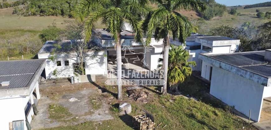 Rancho à venda 06 Alqs. Criação de Cavalos e outros Animais | Macabuzinho/RJ