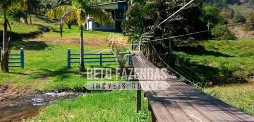 Venda de Lindo Sítio com 10 hectares Paraíso na Serra da Cruz | Macaé/RJ Venda de Lindo Sítio com 10 hectares Paraíso na Serra da Cruz | Macaé/RJ