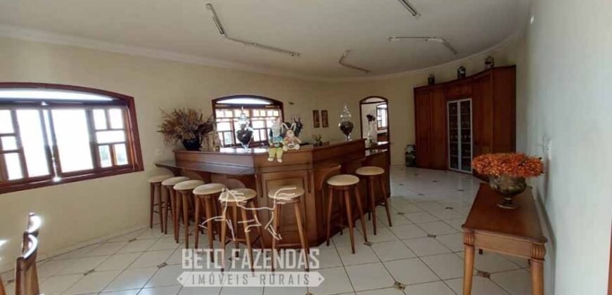 Fazenda de Alto Padrão 394,4 Has Montada na Pecuária Porteira Fechada | Próxima a São Paulo/ SP