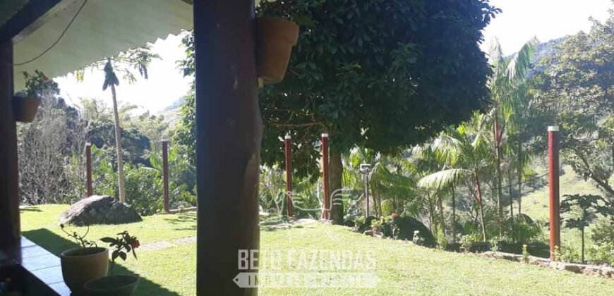 Sítio à Venda 23.000 m² 100% por Estrada Asfaltada e Cimentada em Glicério | Macaé/RJ