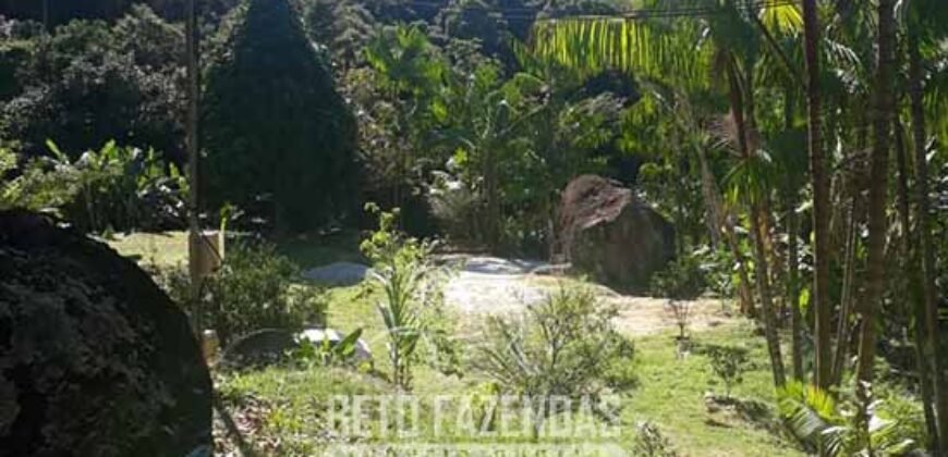 Sítio à Venda 23.000 m² 100% por Estrada Asfaltada e Cimentada em Glicério | Macaé/RJ