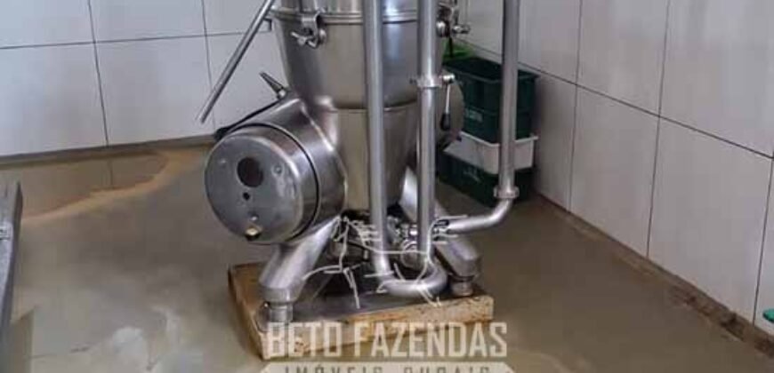 Complexo Industrial de Laticínios à Venda em uma área de 5 Alqueires no Paraná