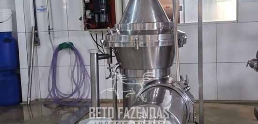 Complexo Industrial de Laticínios à Venda em uma área de 5 Alqueires no Paraná