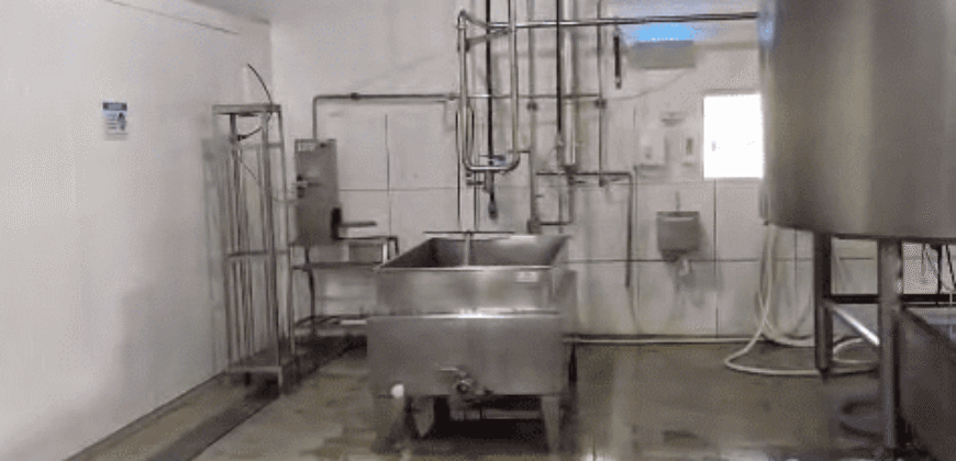 Complexo Industrial de Laticínios à Venda em uma área de 5 Alqueires no Paraná